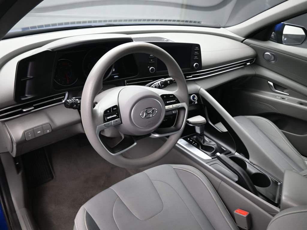 Used 2023 Hyundai Elantra SEL image 18