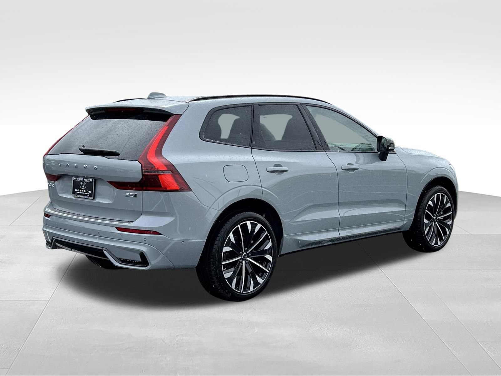 New 2026 Volvo XC60 B5 Plus w/ Protection Package Premier AWD/4WD image 7