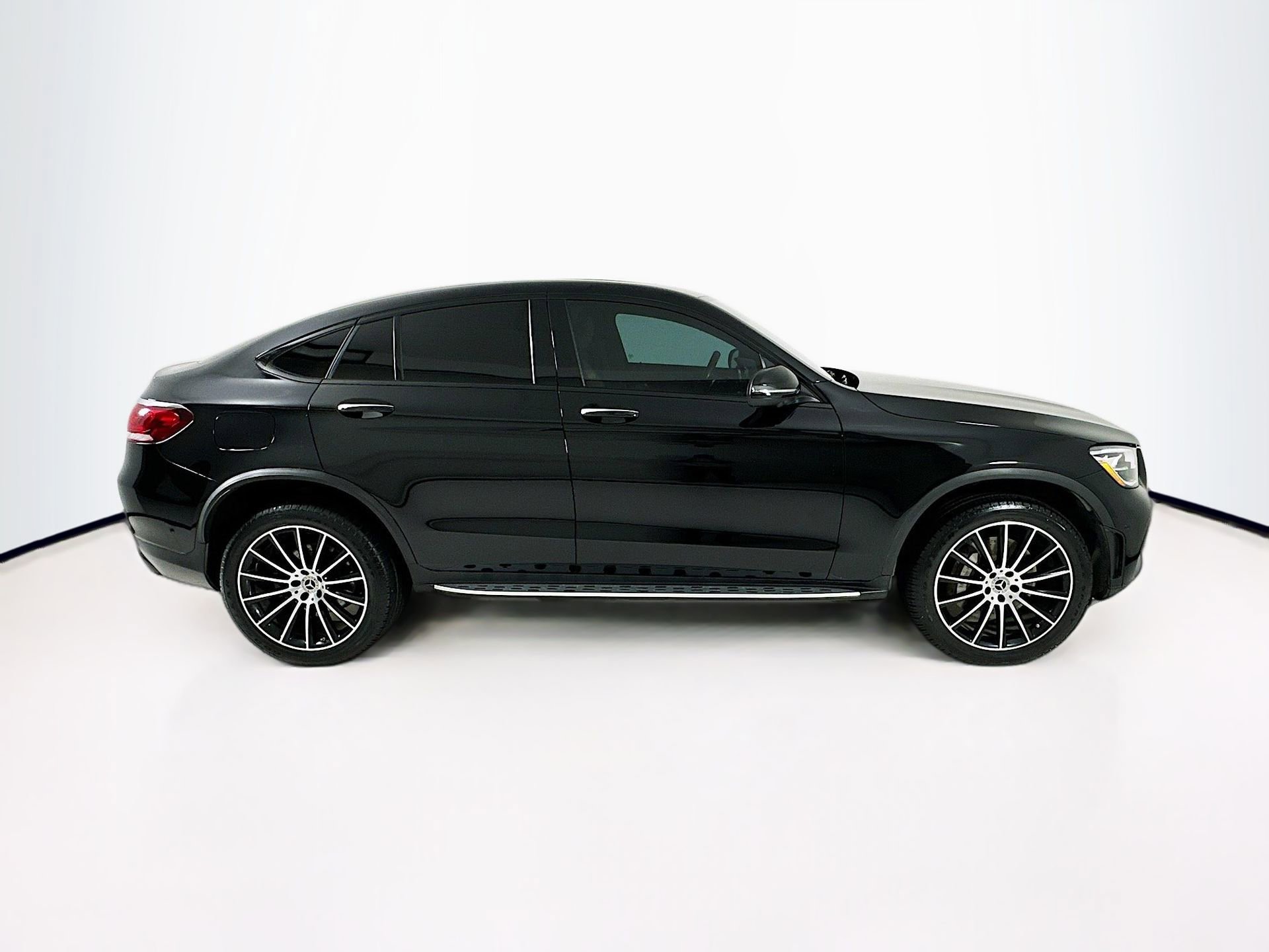 Used 2022 Mercedes-Benz GLC 300 4MATIC Coupe image 9