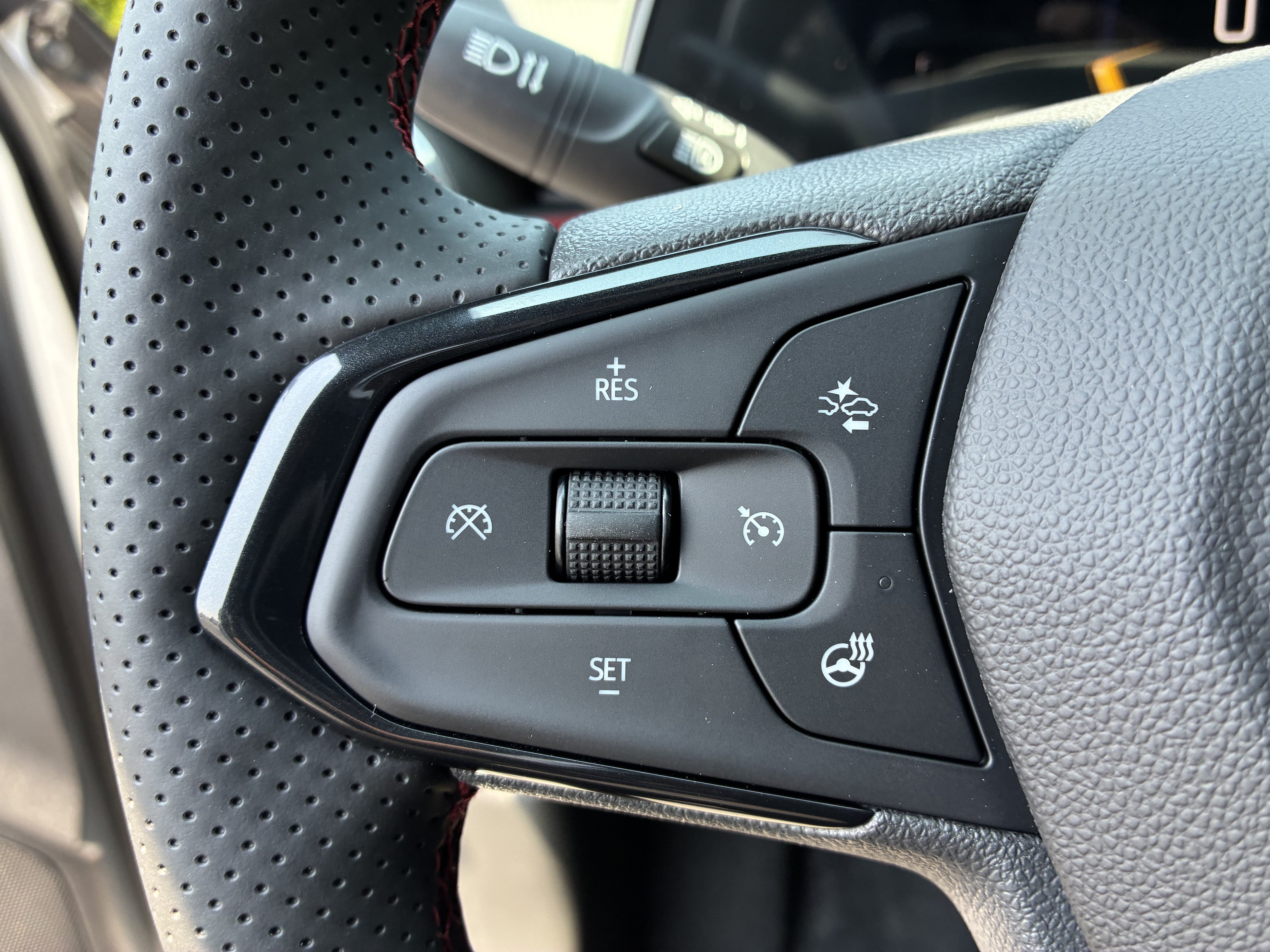 New 2026 Chevrolet Trax RS w/ Driver Confidence Package FWD image 29