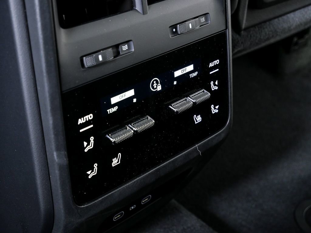 Certified 2025 Porsche Macan Electric image 21