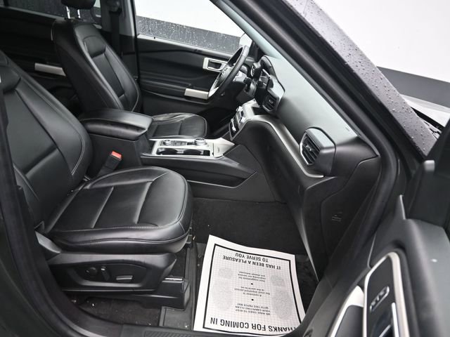Used 2022 Ford Explorer XLT w/ Equipment Group 202A image 10