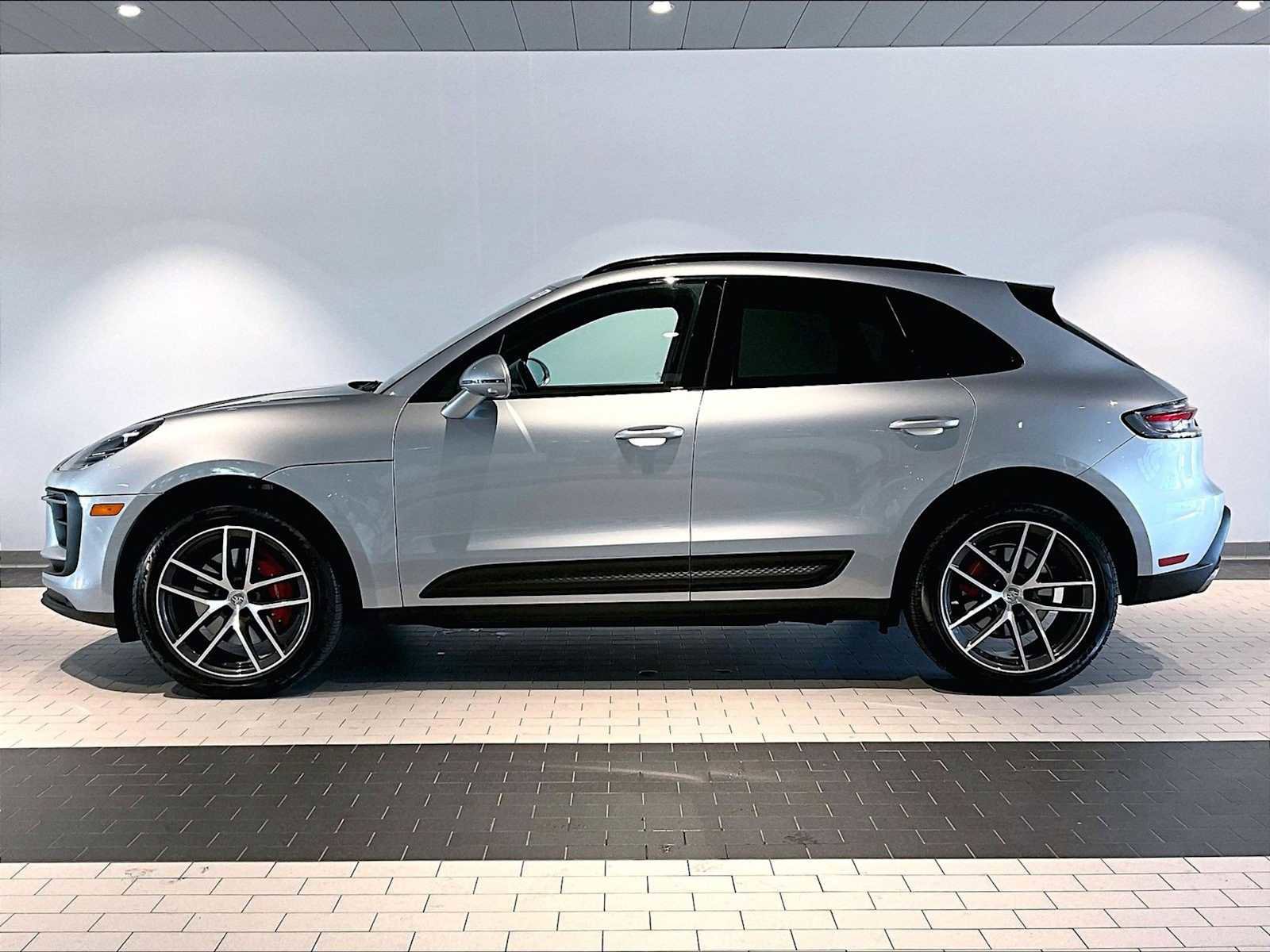 Used 2024 Porsche Macan S image 2