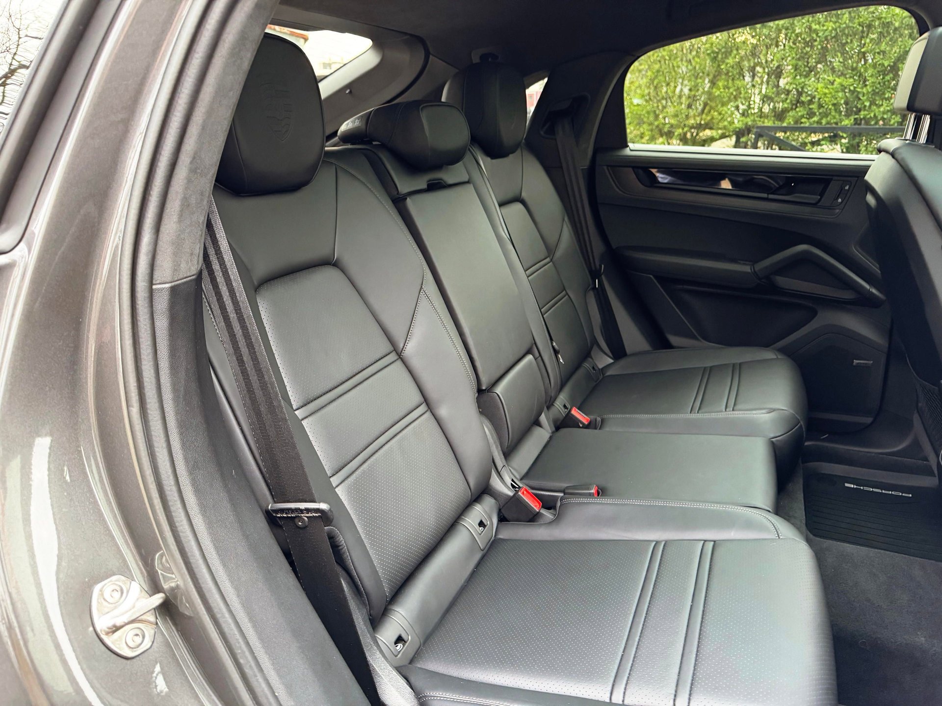 Used 2025 Porsche Cayenne GTS image 22