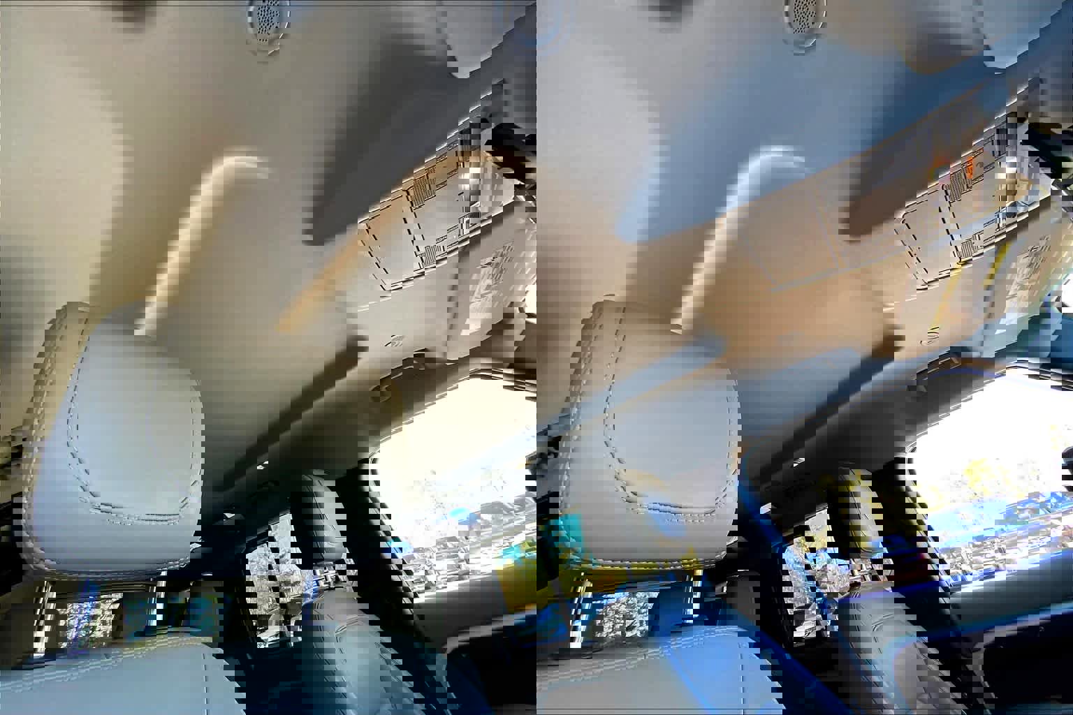 Used 2020 Land Rover Defender 110 SE image 12