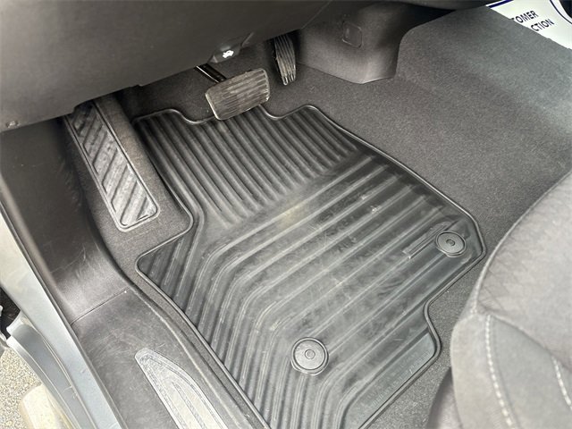 Used 2024 Chevrolet Silverado 1500 LT image 36