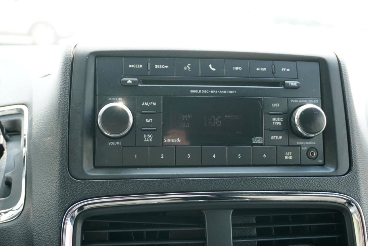 Used 2014 Dodge Grand Caravan SE FWD image 16