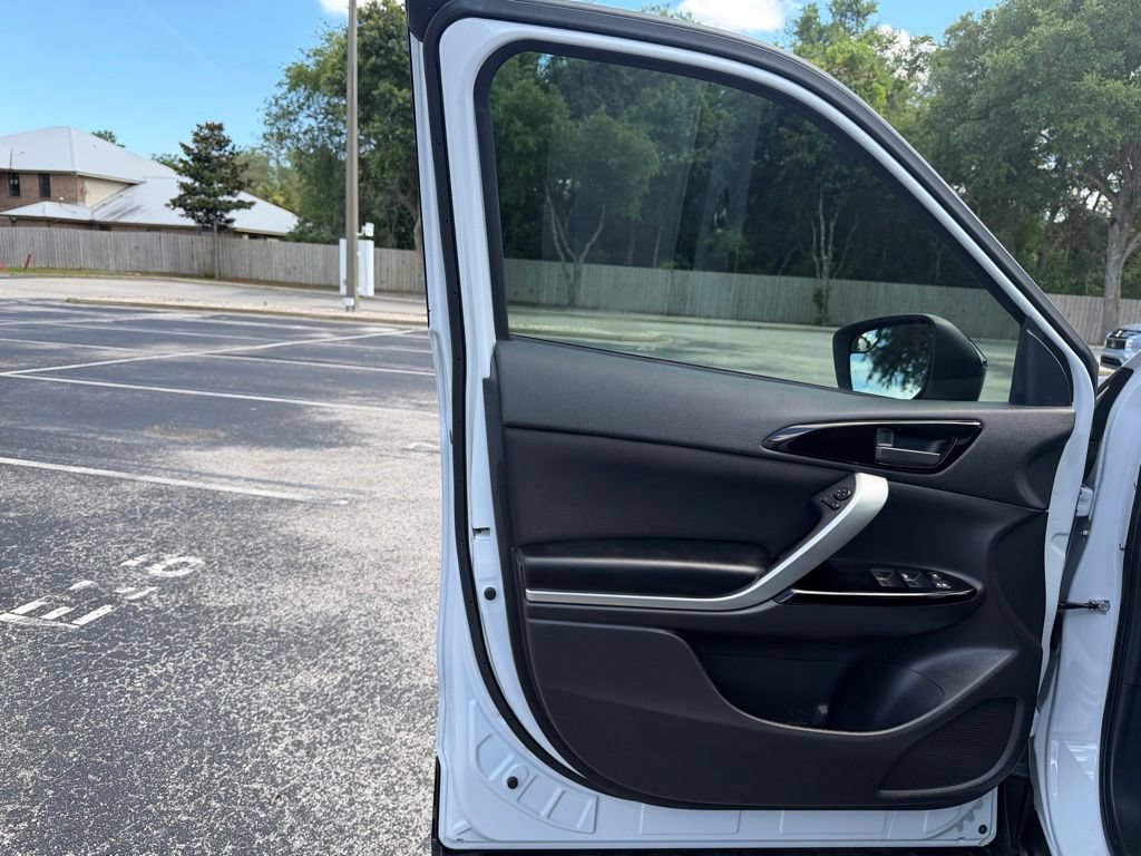 Used 2025 Mitsubishi Eclipse Cross LE AWD/4WD image 33