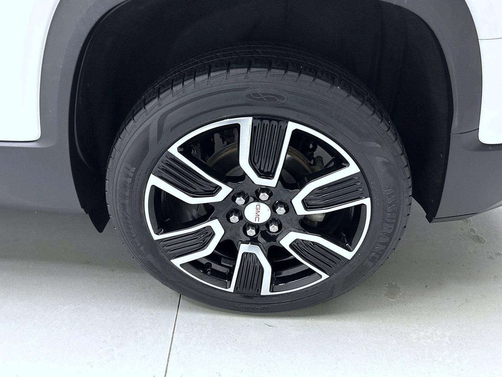 Used 2019 GMC Acadia SLT w/ Black Edition AWD/4WD image 23