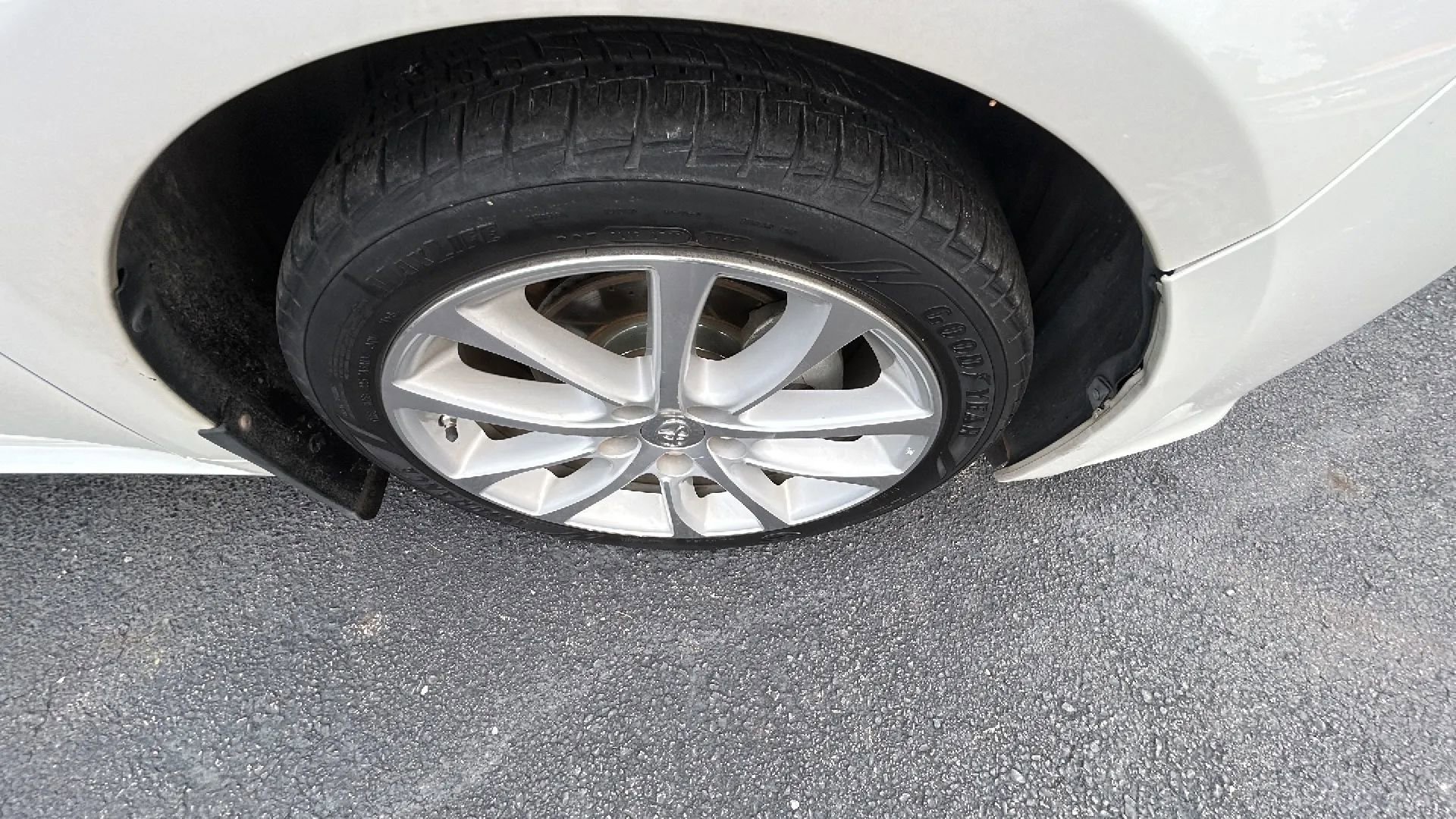 Used 2013 Toyota Avalon XLE Touring FWD image 48