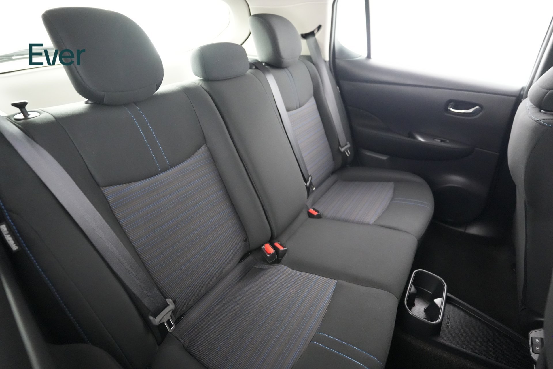 Used 2025 Nissan Leaf S FWD image 5