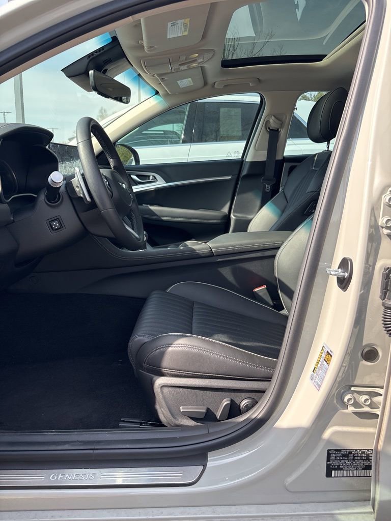 Used 2026 Genesis G70 2.5T Prestige image 6