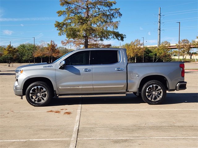 Used 2024 Chevrolet Silverado 1500 High Country w/ Technology Package image 4