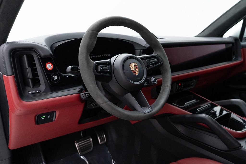 Used 2026 Porsche Cayenne GTS AWD/4WD image 15