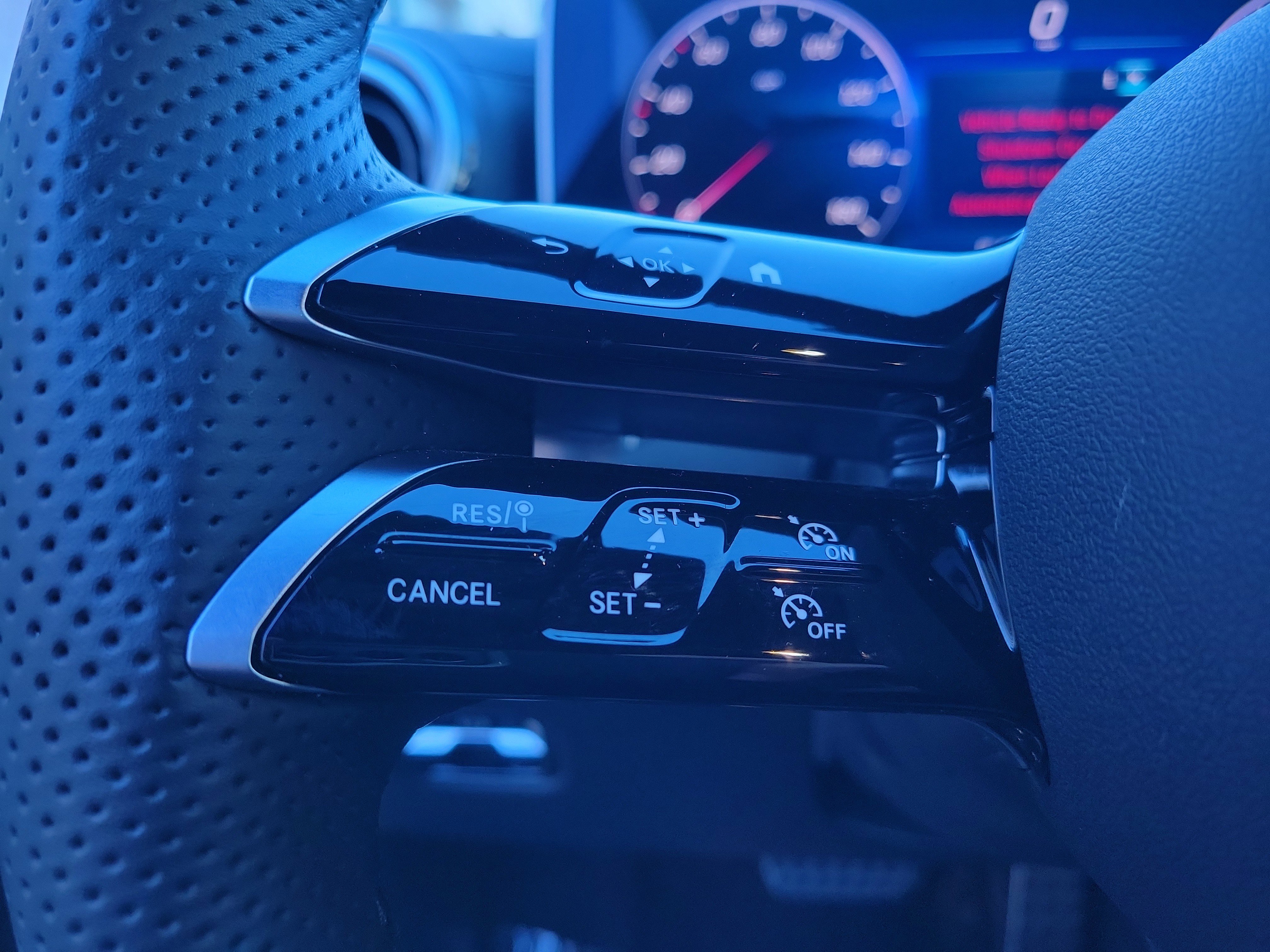 Used 2025 Mercedes-Benz C 300 Sedan image 28