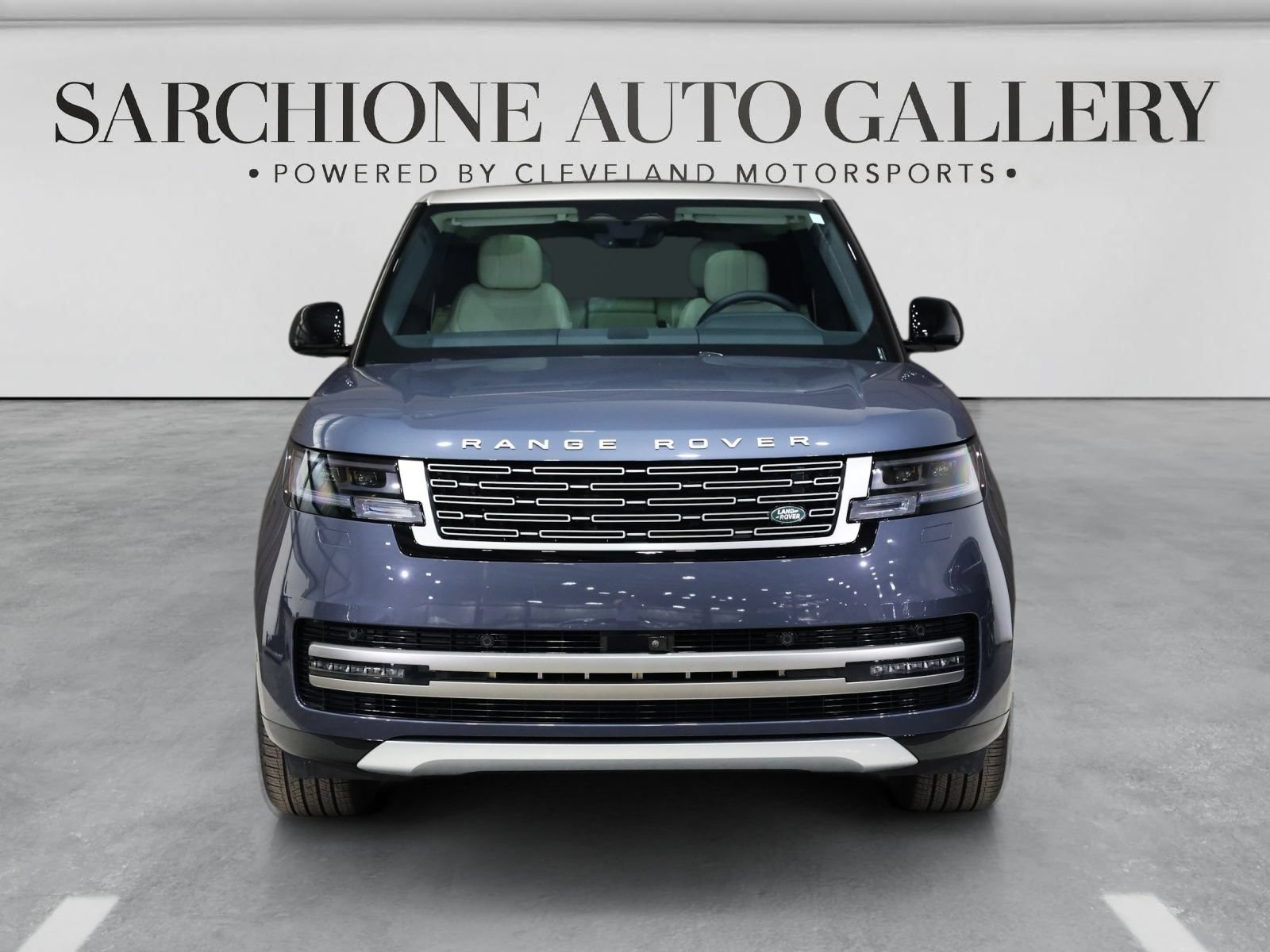 Used 2025 Land Rover Range Rover SE AWD/4WD image 4
