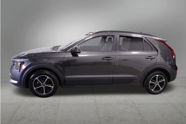 Used 2023 Kia Niro EX image 2