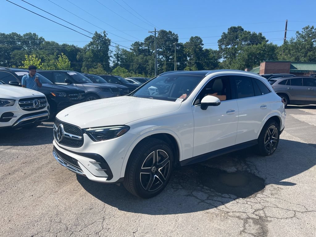 Used 2026 Mercedes-Benz GLC 300 4MATIC image 1