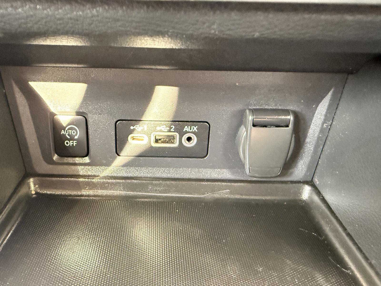 Used 2024 Nissan Sentra SV FWD image 32