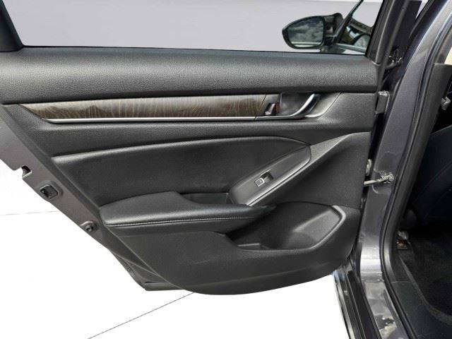 Used 2022 Honda Accord EX-L image 39