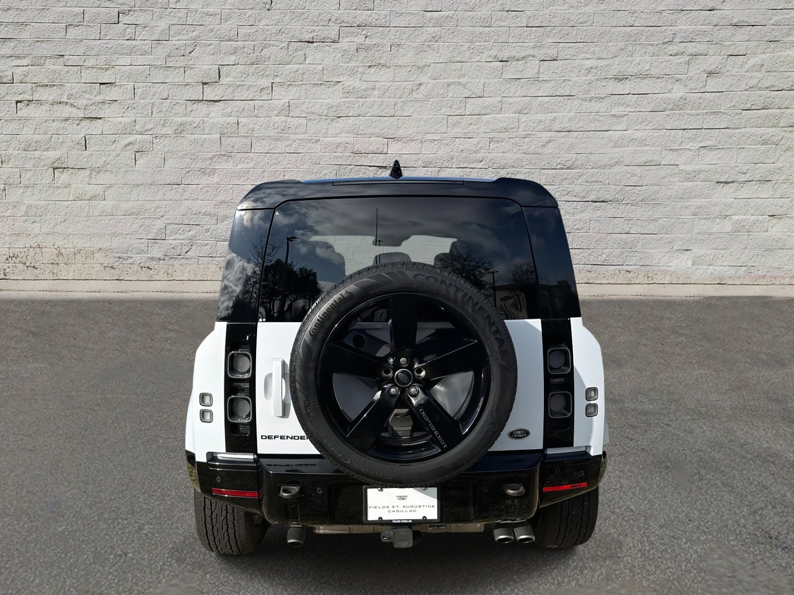 Used 2023 Land Rover Defender 110 V8 image 6