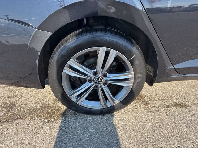 Used 2024 Volkswagen Jetta SE FWD image 12