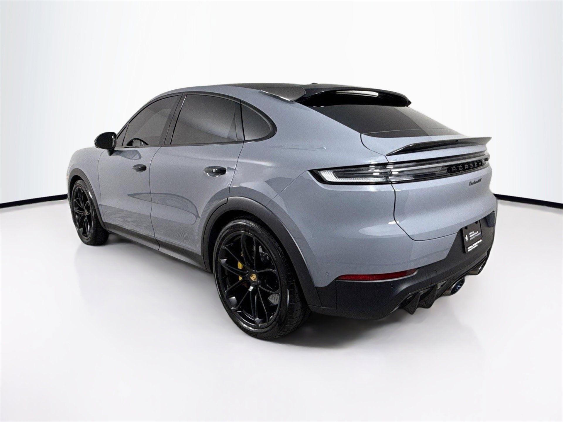 Used 2024 Porsche Cayenne Turbo GT image 5