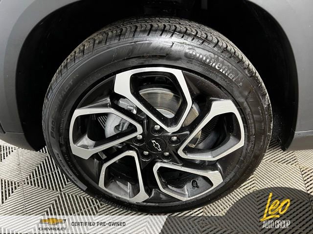 Used 2025 Chevrolet Trax RS w/ Driver Confidence Package FWD image 28