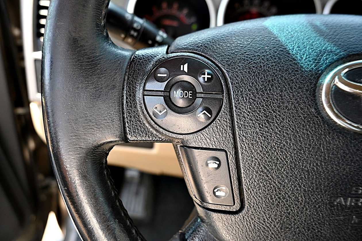 Used 2012 Toyota Sequoia SR5 RWD image 21