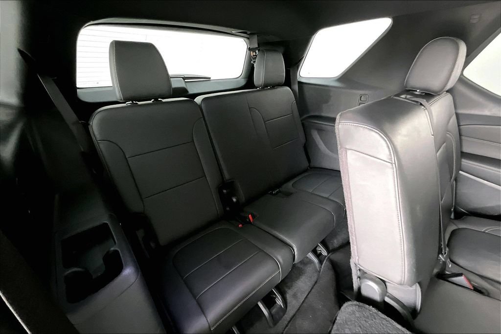 Used 2023 Chevrolet Traverse LT w/ LT Premium Package FWD image 34
