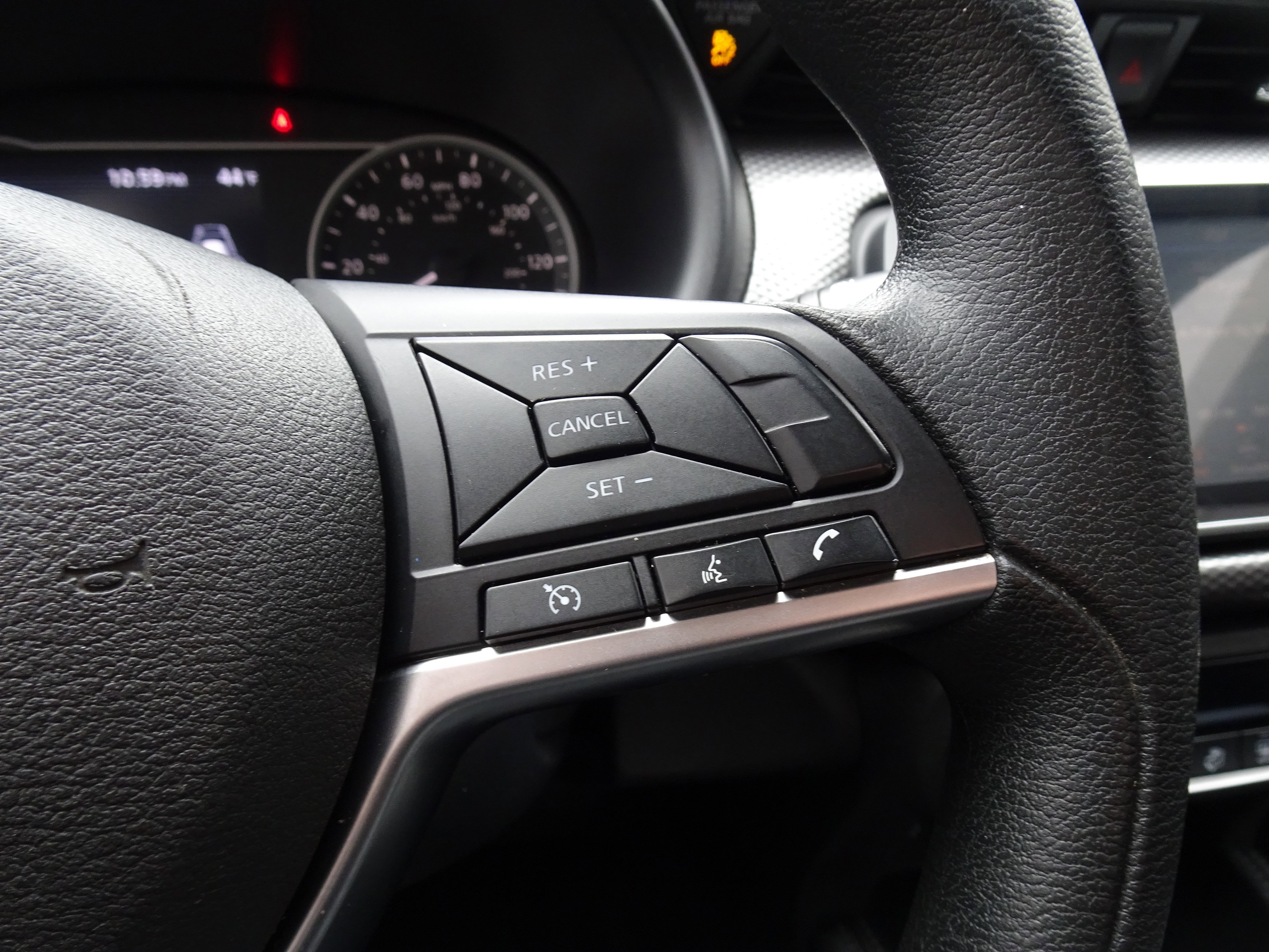 Used 2020 Nissan Kicks SV image 23