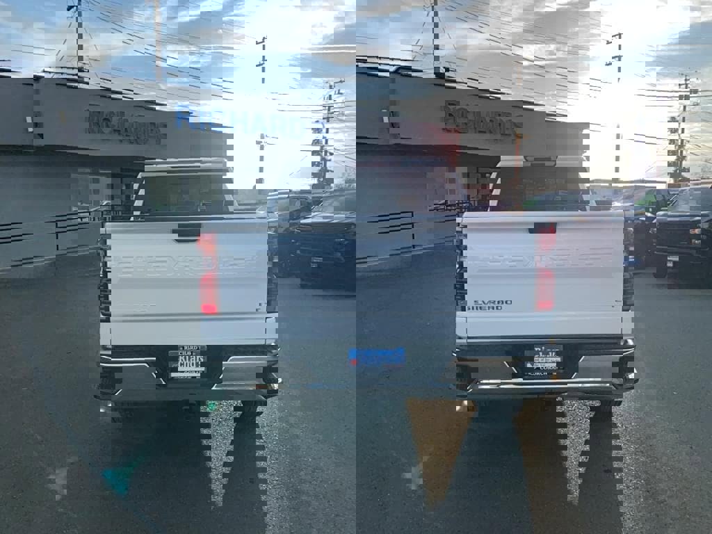 Used 2025 Chevrolet Silverado 1500 LT w/ Convenience Package II image 14