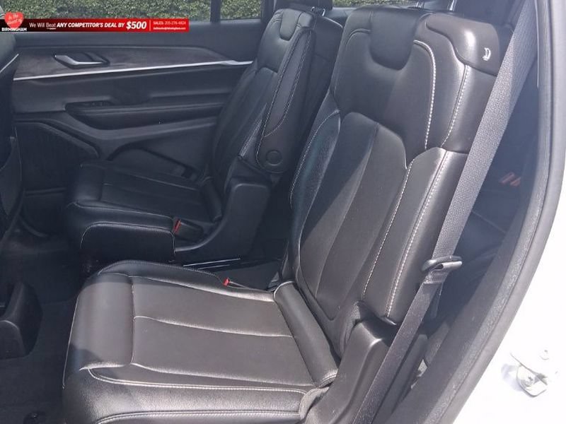 Used 2023 Jeep Grand Cherokee L Limited w/ Black Appearance Package AWD/4WD image 20