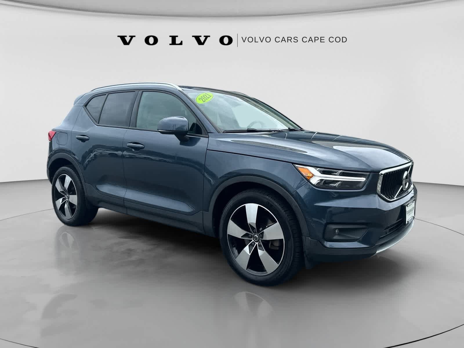 Used 2021 Volvo XC40 T5 Momentum w/ Protection Package Premier