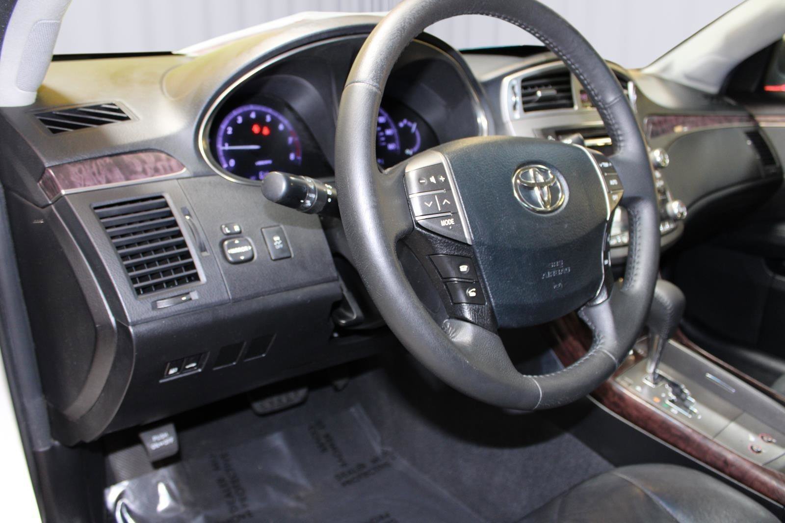 Used 2011 Toyota Avalon FWD image 14