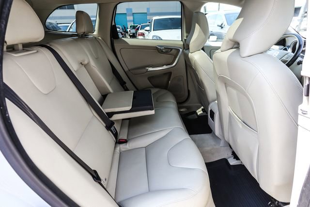 Used 2016 Volvo XC60 T5 Platinum FWD image 47
