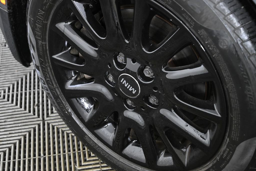 Used 2019 MINI Cooper S w/ Premium Package image 31