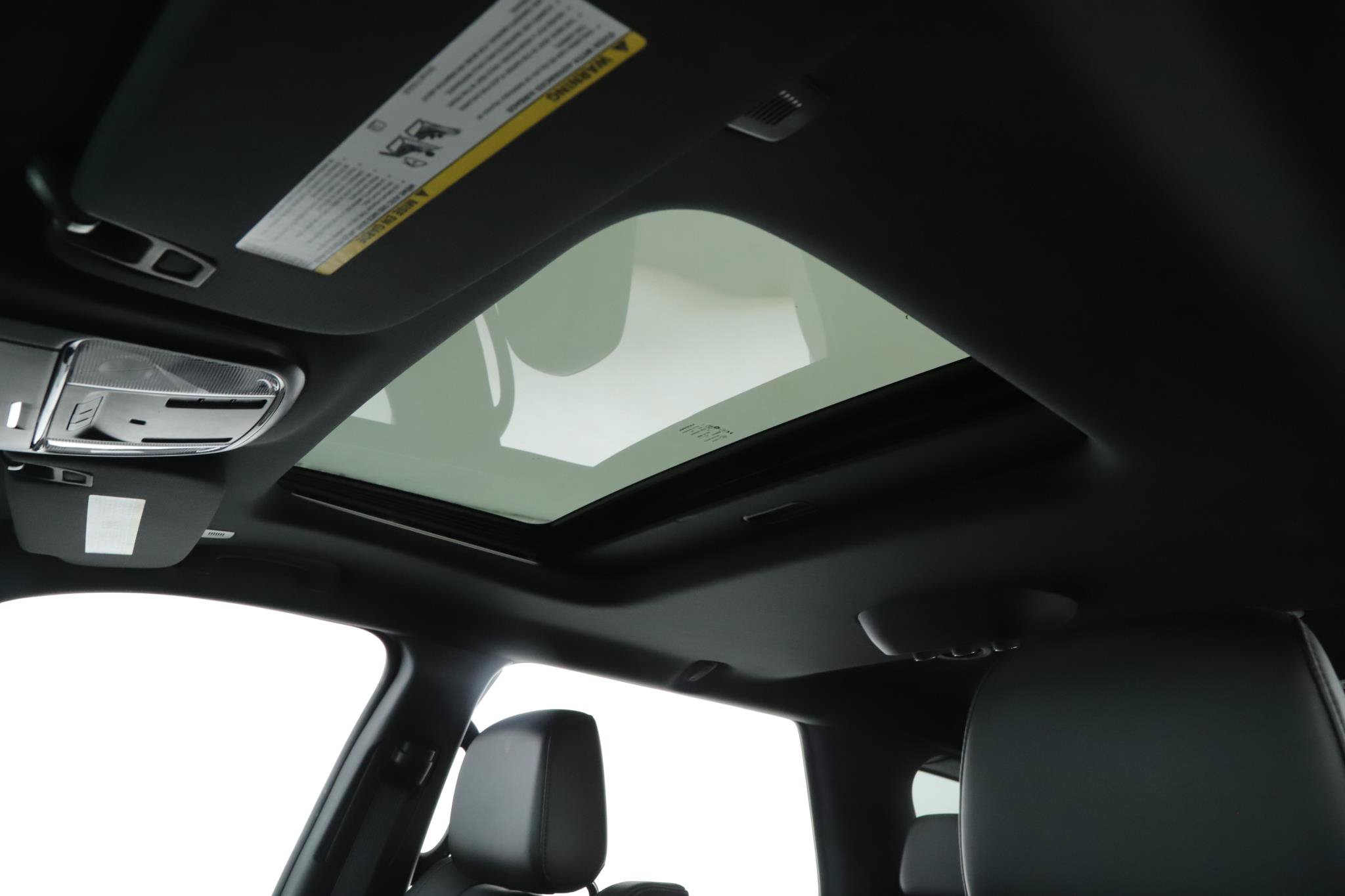 Used 2022 Dodge Durango GT w/ Blacktop Package AWD/4WD image 5