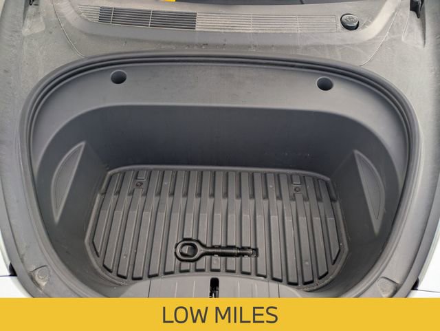 Used 2021 Tesla Model 3 Performance image 12