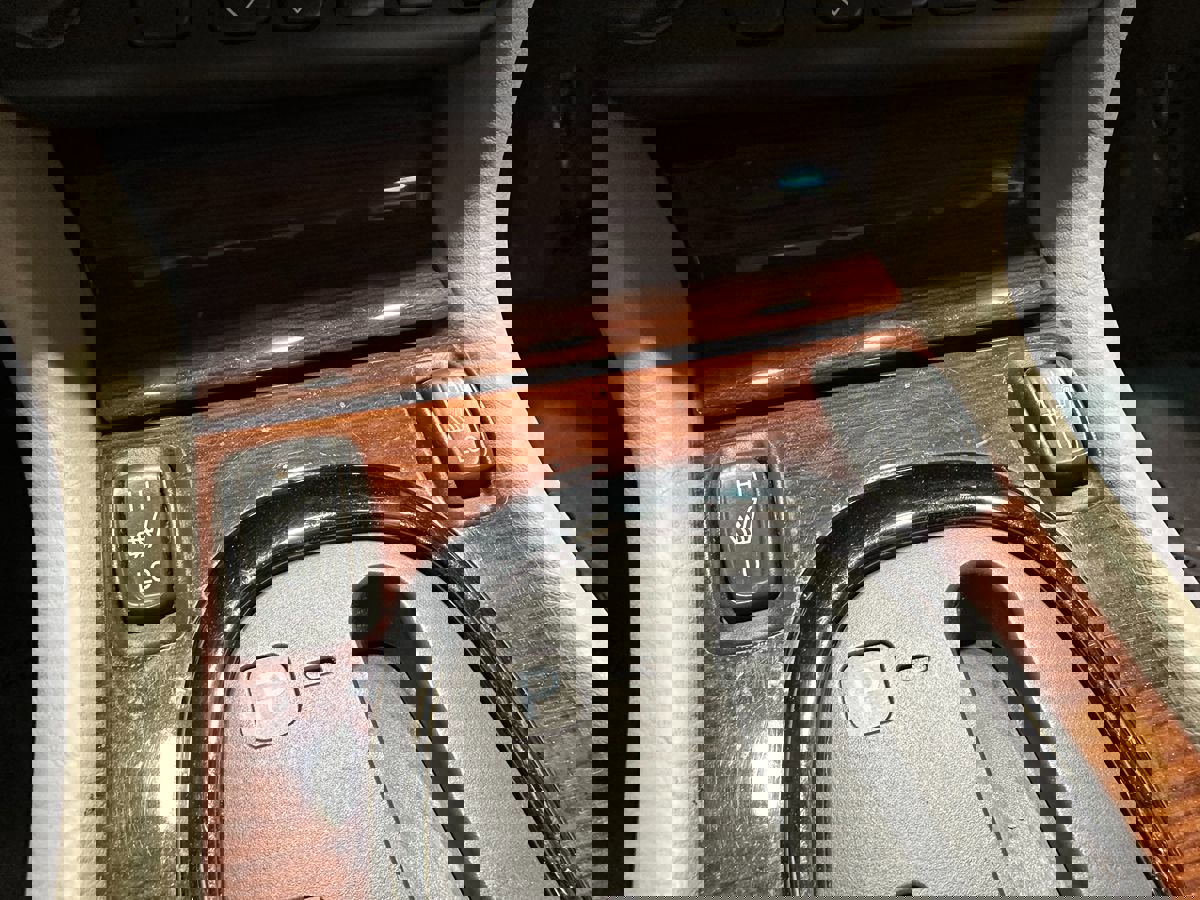 Used 2002 Cadillac Eldorado Touring w/ Preffered Equipment Group FWD image 27