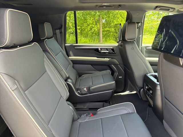 New 2026 Chevrolet Suburban Premier AWD/4WD image 15