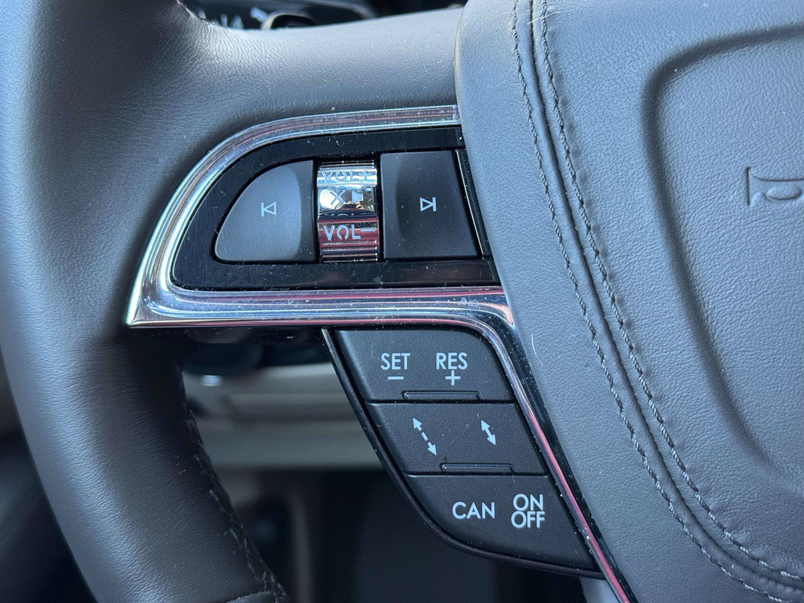 Used 2019 Lincoln Continental Select AWD/4WD image 27