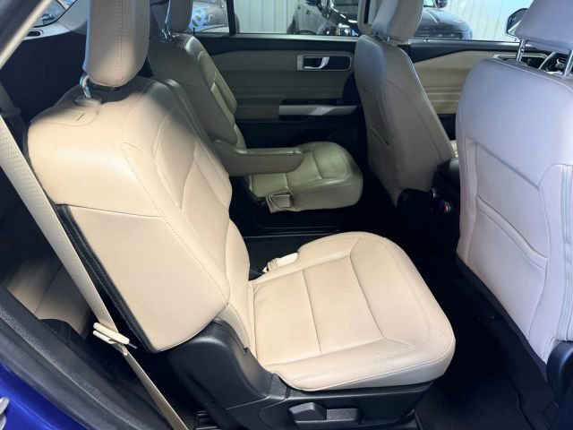 Used 2022 Ford Explorer XLT w/ Equipment Group 202A image 12