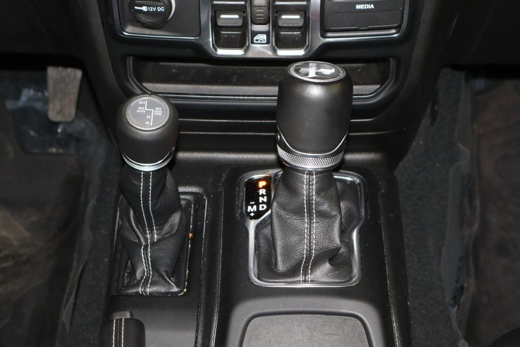 Used 2023 Jeep Wrangler Unlimited Sahara w/ Cold Weather Group AWD/4WD image 27