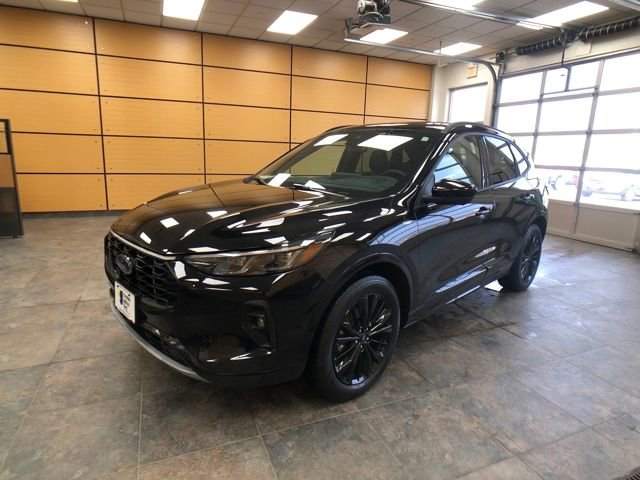 Used 2025 Ford Escape ST-Line Elite w/ Premium Technology Package image 3