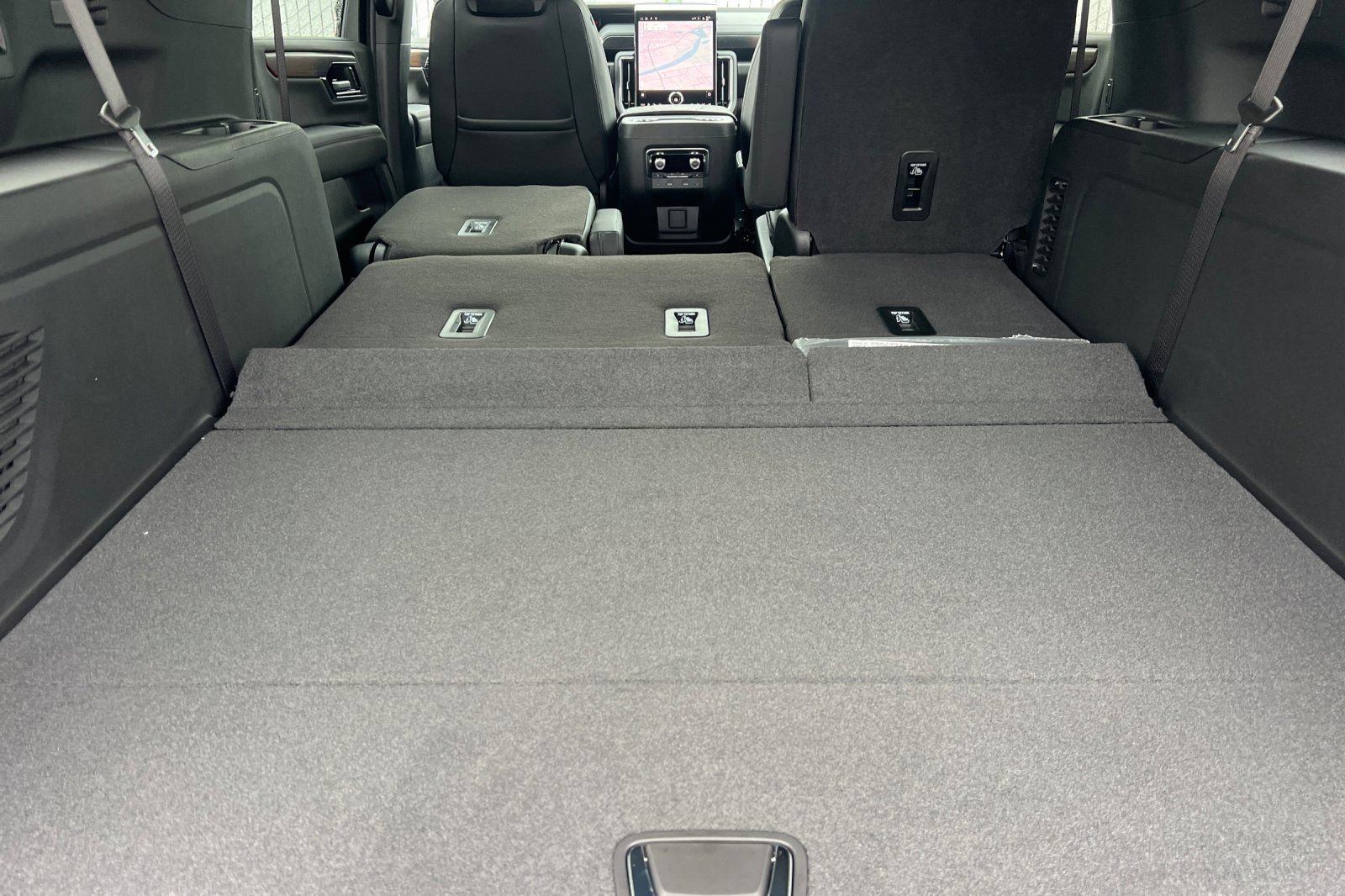 New 2026 GMC Yukon XL Denali w/ Denali Reserve Package AWD/4WD image 14