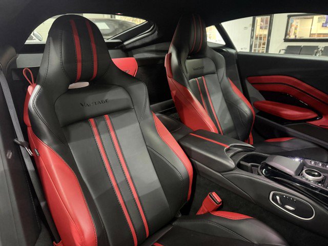 Used 2019 Aston Martin V8 Vantage Coupe image 15