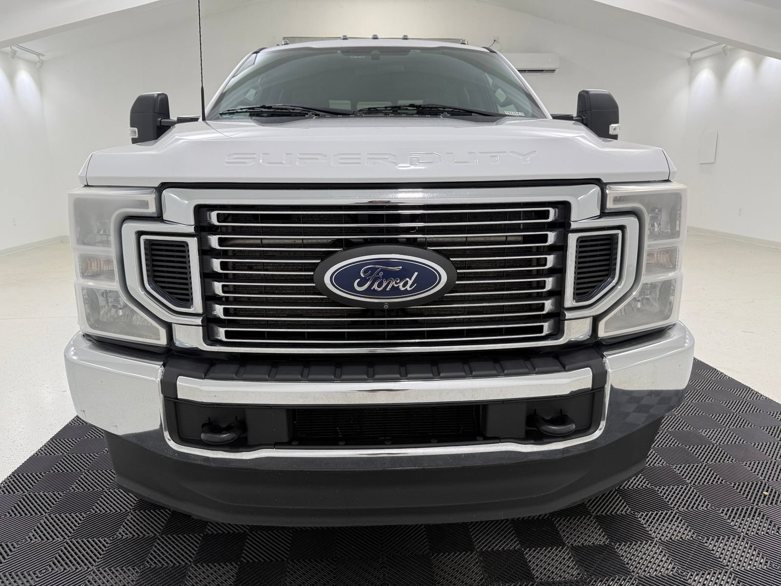 Used 2022 Ford F350 XL w/ STX Appearance Package AWD/4WD image 2