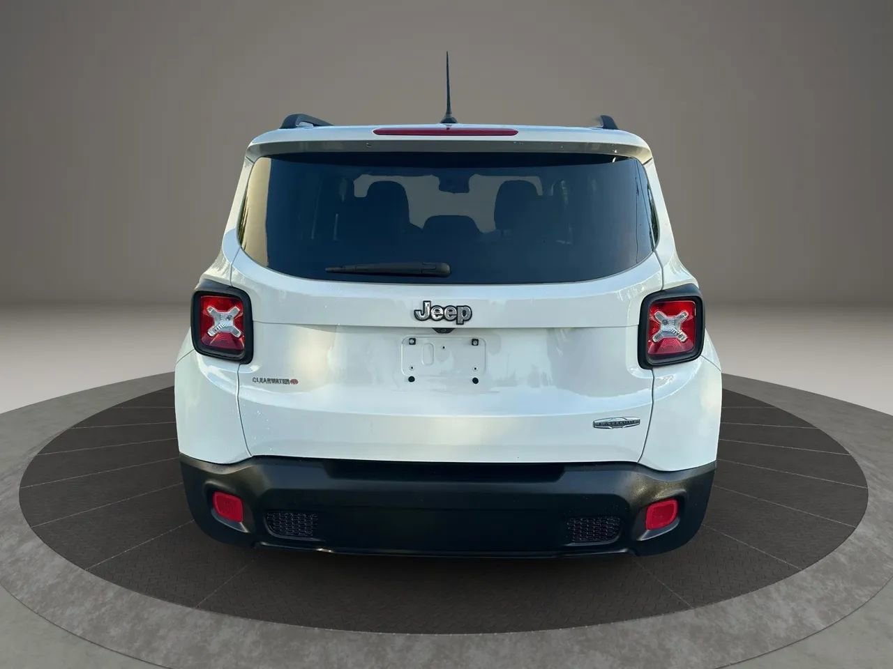 Used 2016 Jeep Renegade Latitude image 8