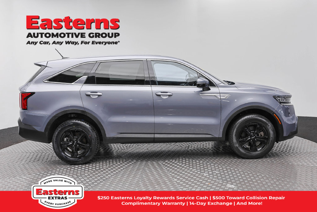 Used 2023 Kia Sorento LX AWD/4WD image 5